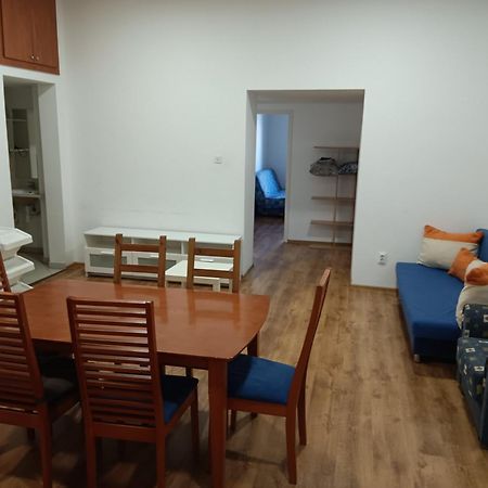 Big Cozy - Skyfall Apartment 3 Bdrm 6 Beds 1&Half Baths Budapest Eksteriør billede