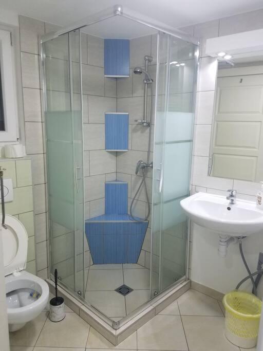 Big Cozy - Skyfall Apartment 3 Bdrm 6 Beds 1&Half Baths Budapest Eksteriør billede